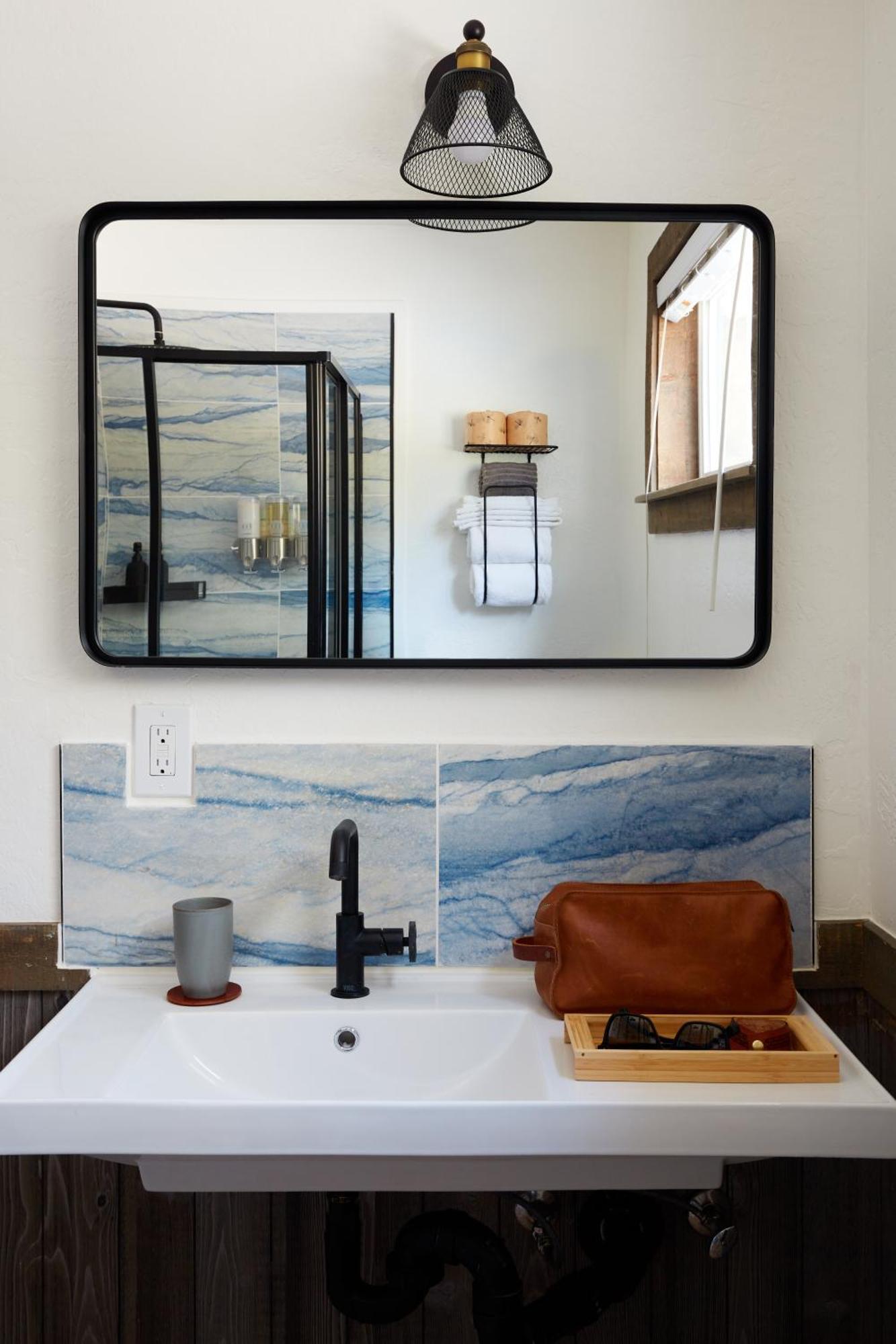 Mine And Farm, The Inn At Guerneville, Ca Room photo